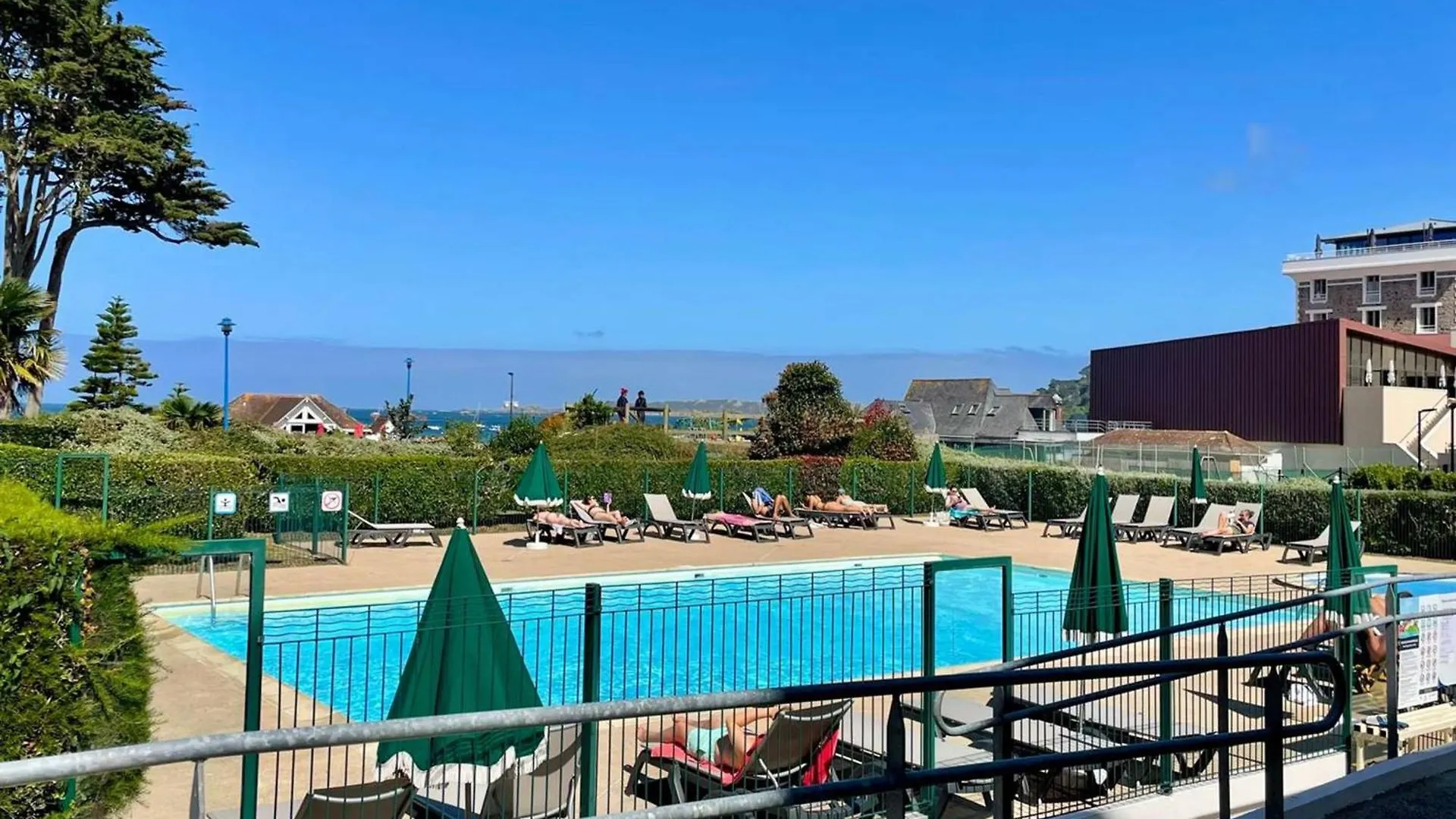Apartman Appartement 3 Etoiles Avec Piscine Chauffee, A 50M De La Plage De Trestraou, Perros-Guirec - Fr-1-542-49